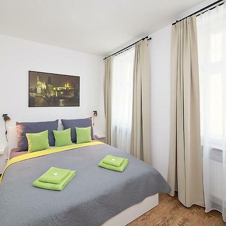 Apartment Near City Centre With Parking Place Прага Экстерьер фото