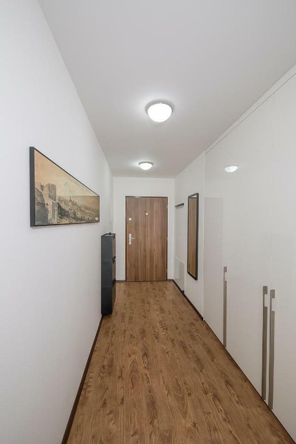 Apartment Near City Centre With Parking Place Прага Экстерьер фото