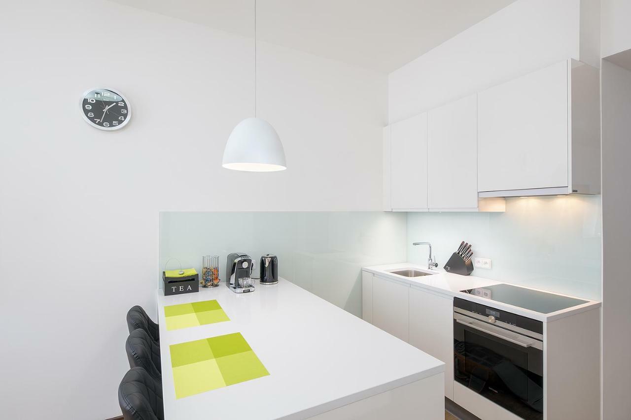 Apartment Near City Centre With Parking Place Прага Экстерьер фото