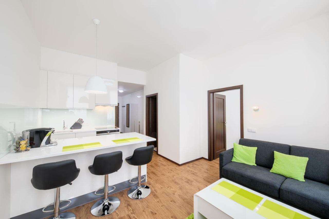 Apartment Near City Centre With Parking Place Прага Экстерьер фото
